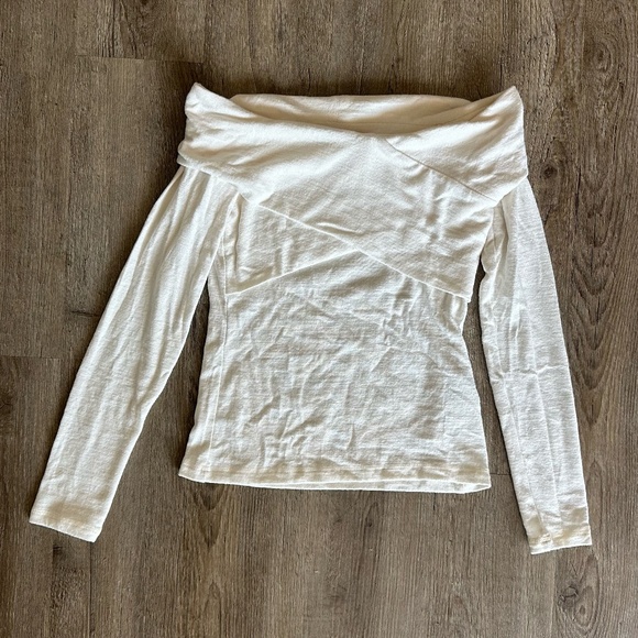 Abercrombie Off-the-Shoulder Off-White/Cream Top - Picture 1 of 3